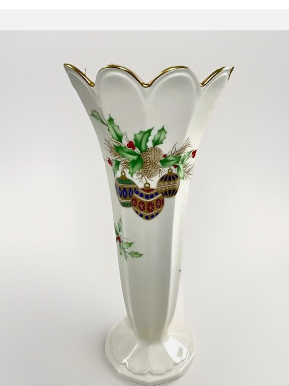 MIKASA Christmas Spirit 9" Vase Gold Accents B2098 Narumi Japan